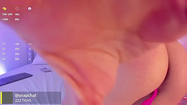 Snapshot of Shelynna_azzul chatting on October 8, 8:24 pm Shelynna azzul online show from October 8, 8:24 pm