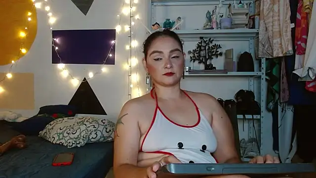 Snapshot of Kaory_32 chatting on October 22, 6:07 am Kaory 32 online show from October 22, 6:07 am