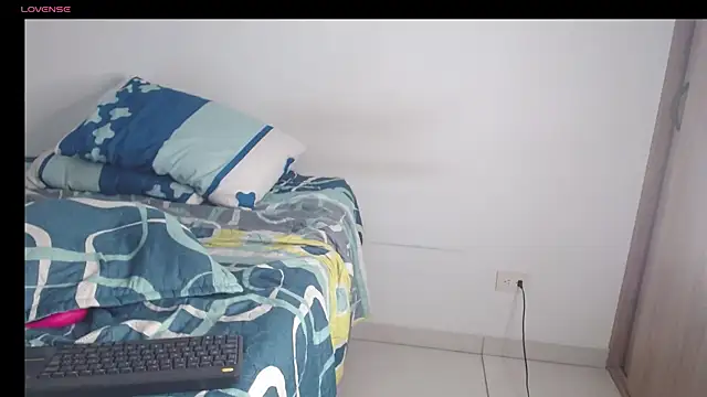 Snapshot of hey_delilah chatting on October 3, 5:01 am hey delilah online show from October 3, 5:01 am