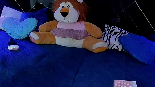 Snapshot of KimberlyCutee chatting on October 1, 12:32 pm KimberlyCutee online show from October 1, 12:32 pm