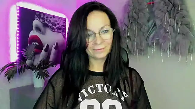 HelenLuxx online show from November 27, 4:32 pm