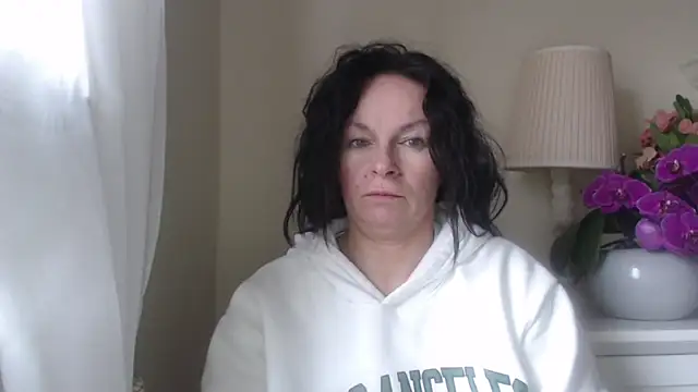 HelenLuxx online show from October 21, 6:17 am