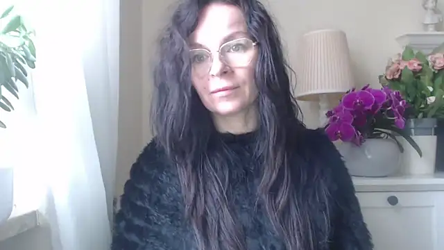 HelenLuxx online show from October 27, 7:15 am