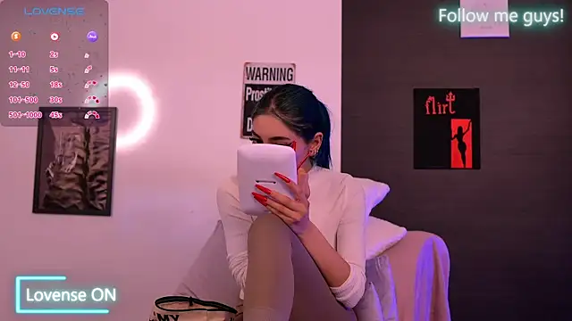 AriaVoss online show from September 19, 8:52 pm