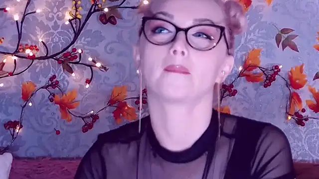 Snapshot of EllianaReese chatting on September 23, 3:59 am EllianaReese online show from September 23, 3:59 am