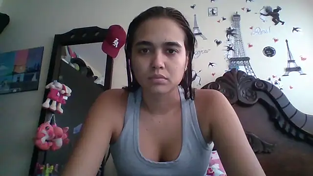 Snapshot of trianabell chatting on October 22, 4:56 pm trianabell online show from October 22, 4:56 pm