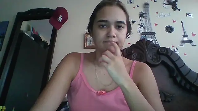 Snapshot of trianabell chatting on October 25, 3:19 pm trianabell online show from October 25, 3:19 pm