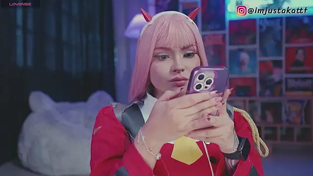 sensualkattt online show from March 29, 1:43 pm