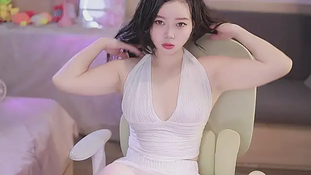 lily-Olivia online show from October 17, 11:46 am