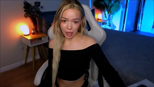 Lily Yin online show from April 9, 6:19 am