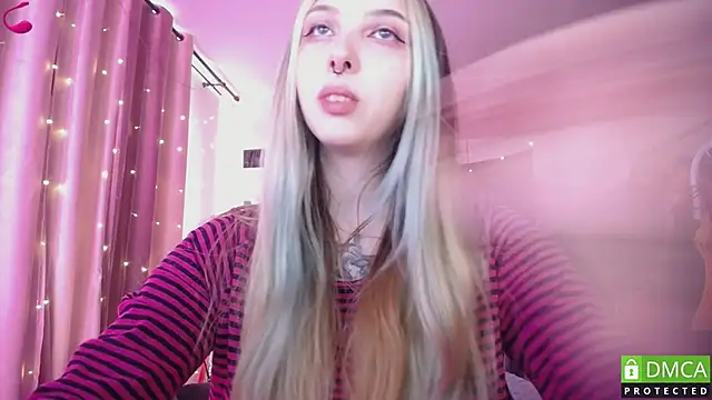 JustMeowGirl online show from May 16, 6:27 am