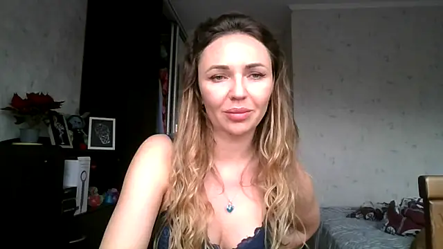 AngelinaLove28 online show from December 15, 8:30 am