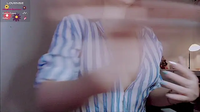 Snapshot of Di_Di__ chatting on September 13, 6:27 pm Di Di online show from September 13, 6:27 pm