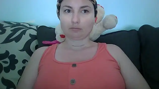 MilfyMrsRobinson online show from June 5, 2:45 pm
