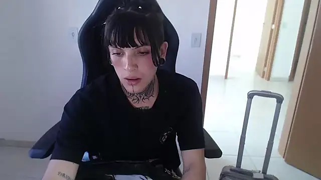 charlotbelucci  online show from October 1, 5:51 pm