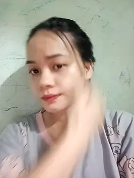 Ngoc-Trinh online show from October 22, 1:21 am