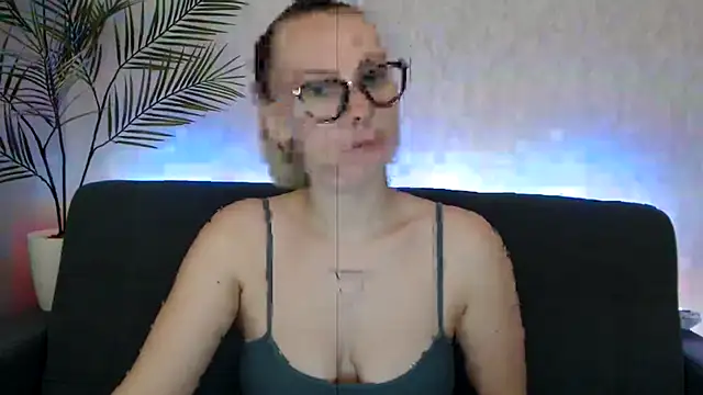  Leslyy Solo 1 online show from October 2, 4:56 pm