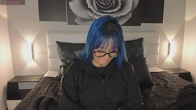 sofi bakerr online show from November 4, 11:37 am