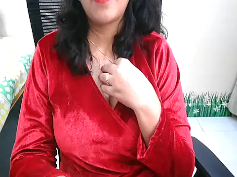 Inviting Aanya online show from November 8, 5:40 pm