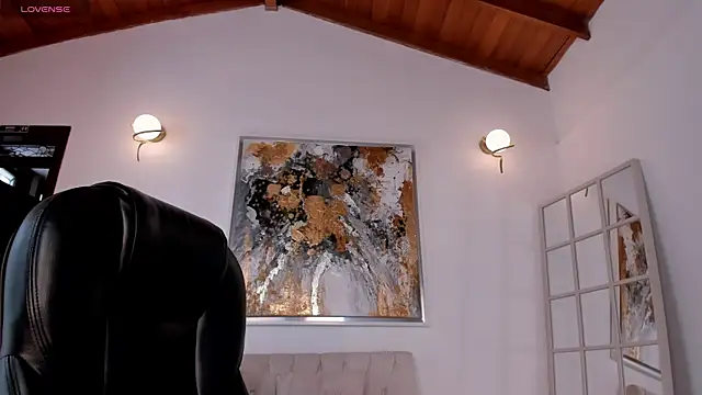 Snapshot of HannaConnor_ chatting on October 11, 8:44 pm HannaConnor online show from October 11, 8:44 pm