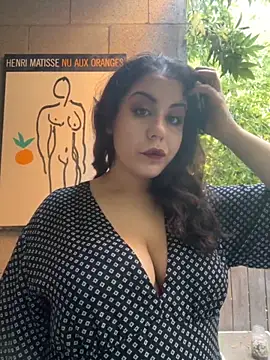 holyeroticss online show from September 19, 9:25 pm