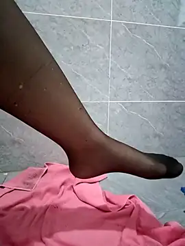 Snapshot of M_yiyi chatting on October 9, 11:09 pm M yiyi online show from October 9, 11:09 pm