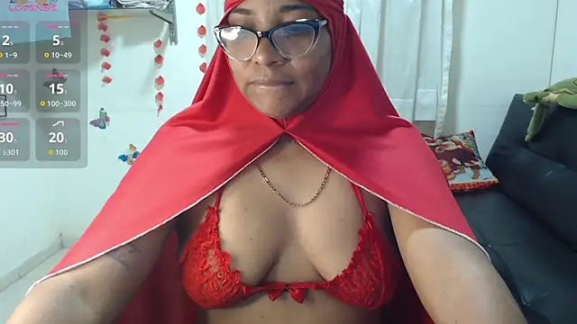 Snapshot of Aaliyah_brown chatting on September 29, 3:00 am Aaliyah brown online show from September 29, 3:00 am