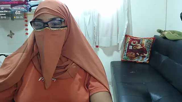 Snapshot of Aaliyah_brown chatting on September 20, 7:45 pm Aaliyah brown online show from September 20, 7:45 pm