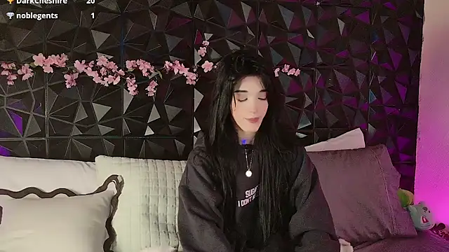 Snapshot of Finibondi chatting on September 30, 6:08 am Finibondi online show from September 30, 6:08 am