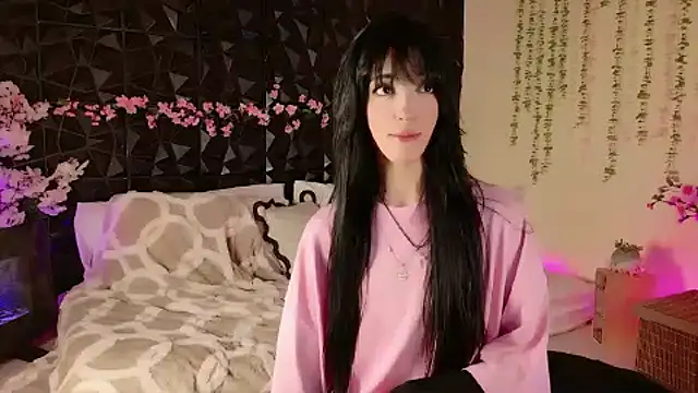 Snapshot of Finibondi chatting on October 8, 7:13 am Finibondi online show from October 8, 7:13 am