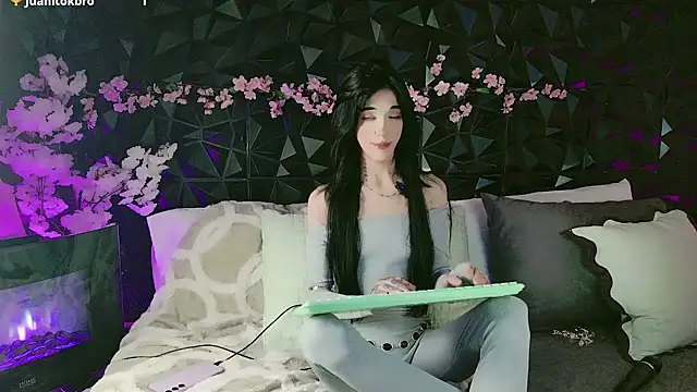 Snapshot of Finibondi chatting on September 26, 6:44 am Finibondi online show from September 26, 6:44 am