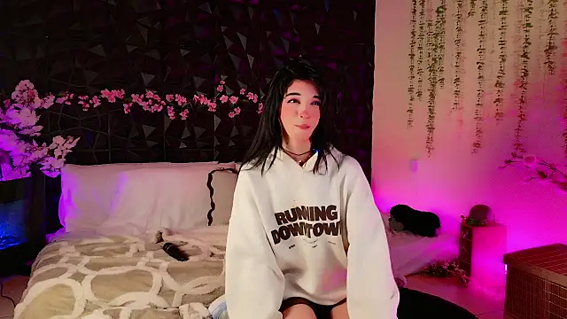 Snapshot of Finibondi chatting on October 17, 6:38 am Finibondi online show from October 17, 6:38 am