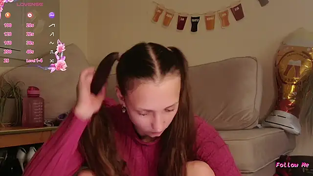 Snapshot of Milky_flexy_cat chatting on September 22, 2:59 pm Milky flexy cat online show from September 22, 2:59 pm