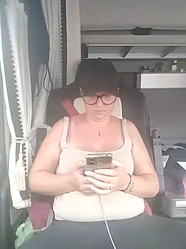 Snapshot of cuplubijoanna chatting on October 4, 9:48 am cuplubijoanna online show from October 4, 9:48 am