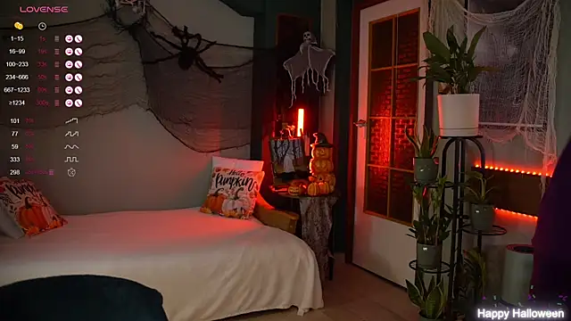 Snapshot of Your_phobia chatting on October 31, 8:13 pm Your phobia online show from October 31, 8:13 pm