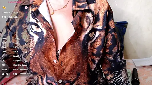 Snapshot of RoseStarr chatting on October 16, 2:03 am RoseStarr online show from October 16, 2:03 am