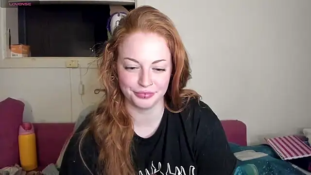 Snapshot of aaprill chatting on October 14, 10:18 am aaprill online show from October 14, 10:18 am