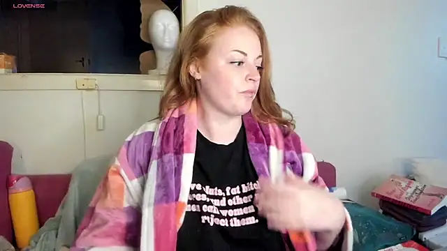 Snapshot of aaprill chatting on October 31, 8:07 am aaprill online show from October 31, 8:07 am