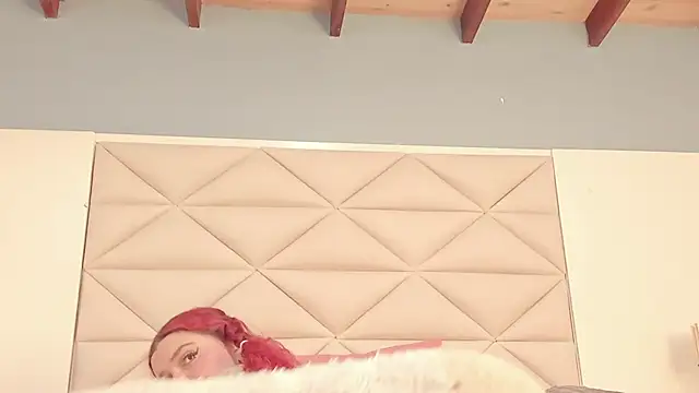 Snapshot of Twwiiggy chatting on October 12, 10:34 pm Twwiiggy online show from October 12, 10:34 pm