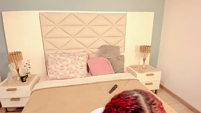 Snapshot of Twwiiggy chatting on September 30, 8:13 pm Twwiiggy online show from September 30, 8:13 pm