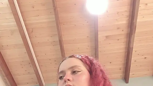 Snapshot of Twwiiggy chatting on October 3, 8:36 pm Twwiiggy online show from October 3, 8:36 pm