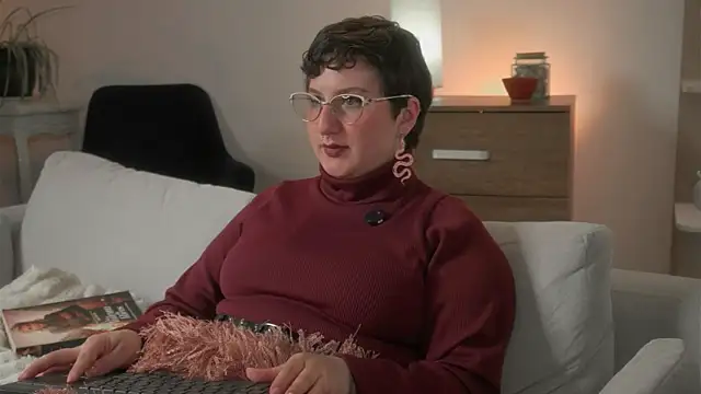 Snapshot of Ximenna_Cruz chatting on October 22, 8:36 pm Ximenna Cruz online show from October 22, 8:36 pm