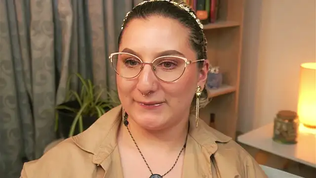 Ximenna Cruz online show from April 10, 9:32 pm