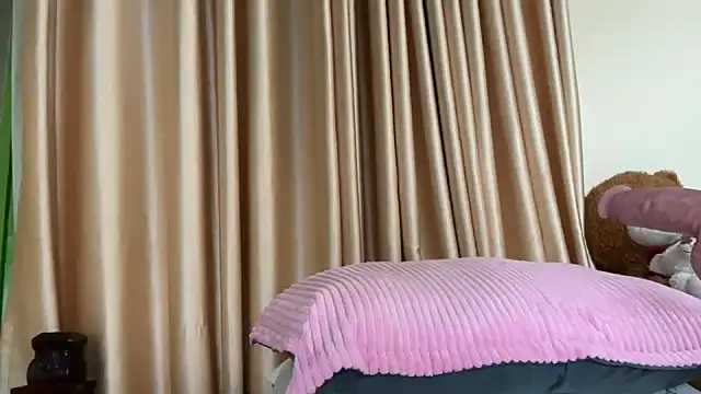 Snapshot of SexyAudreyFuck chatting on October 29, 12:04 am SexyAudreyFuck online show from October 29, 12:04 am