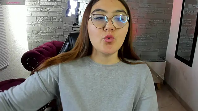 Snapshot of conniejames_m chatting on October 2, 2:00 pm conniejames m online show from October 2, 2:00 pm