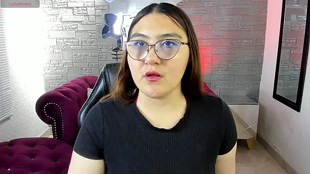 Snapshot of conniejames_m chatting on October 7, 12:31 pm conniejames m online show from October 7, 12:31 pm