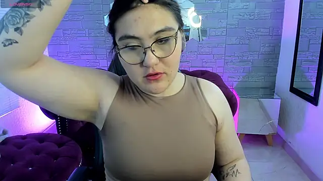 Snapshot of conniejames_m chatting on October 27, 12:44 pm conniejames m online show from October 27, 12:44 pm