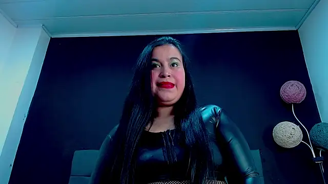 Snapshot of mia_xx1 chatting on October 10, 3:33 am mia xx1 online show from October 10, 3:33 am