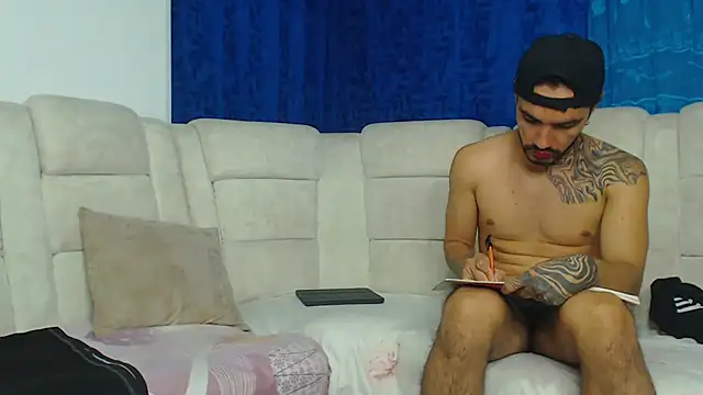 Hot Sharks  online show from April 10, 7:47 am