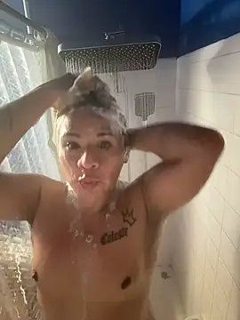 allissonw13 online show from December 5, 3:39 am